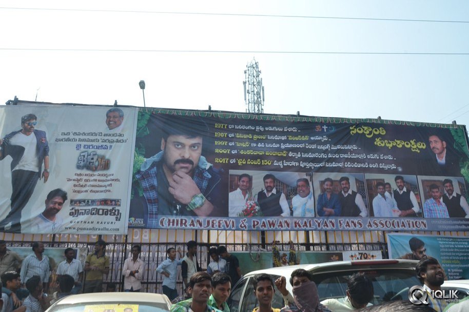 Celebs-at-Khaidi-No-150-Movie-Screening